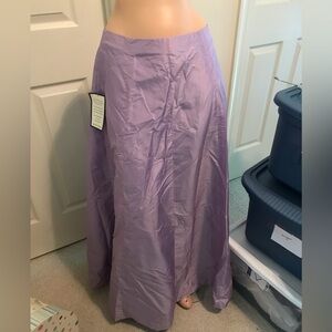 Ann Taylor nwt long skirt 100% silk and lined size 4 nwt $128 lavender